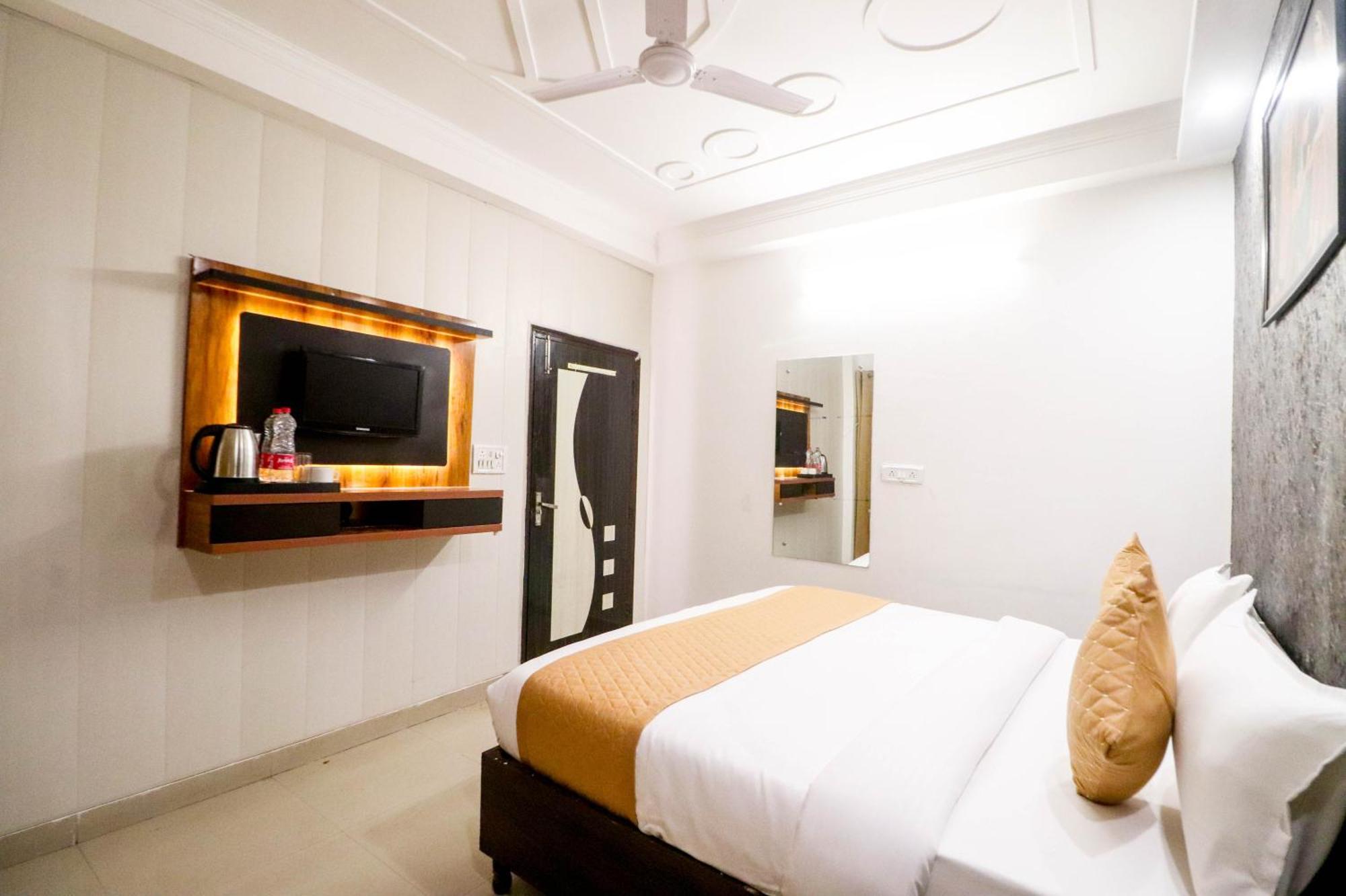 Hotel Stay Villa Delhi Airport Нью-Дели Экстерьер фото